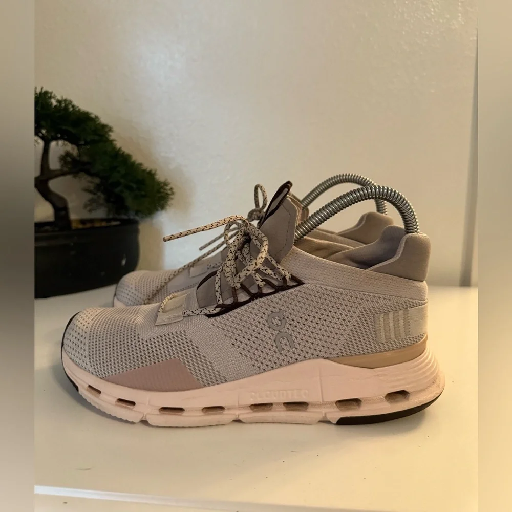 On Running Women's Light Gray and Pale Pink Cloudnova Sneakers - Picture 5 of 9